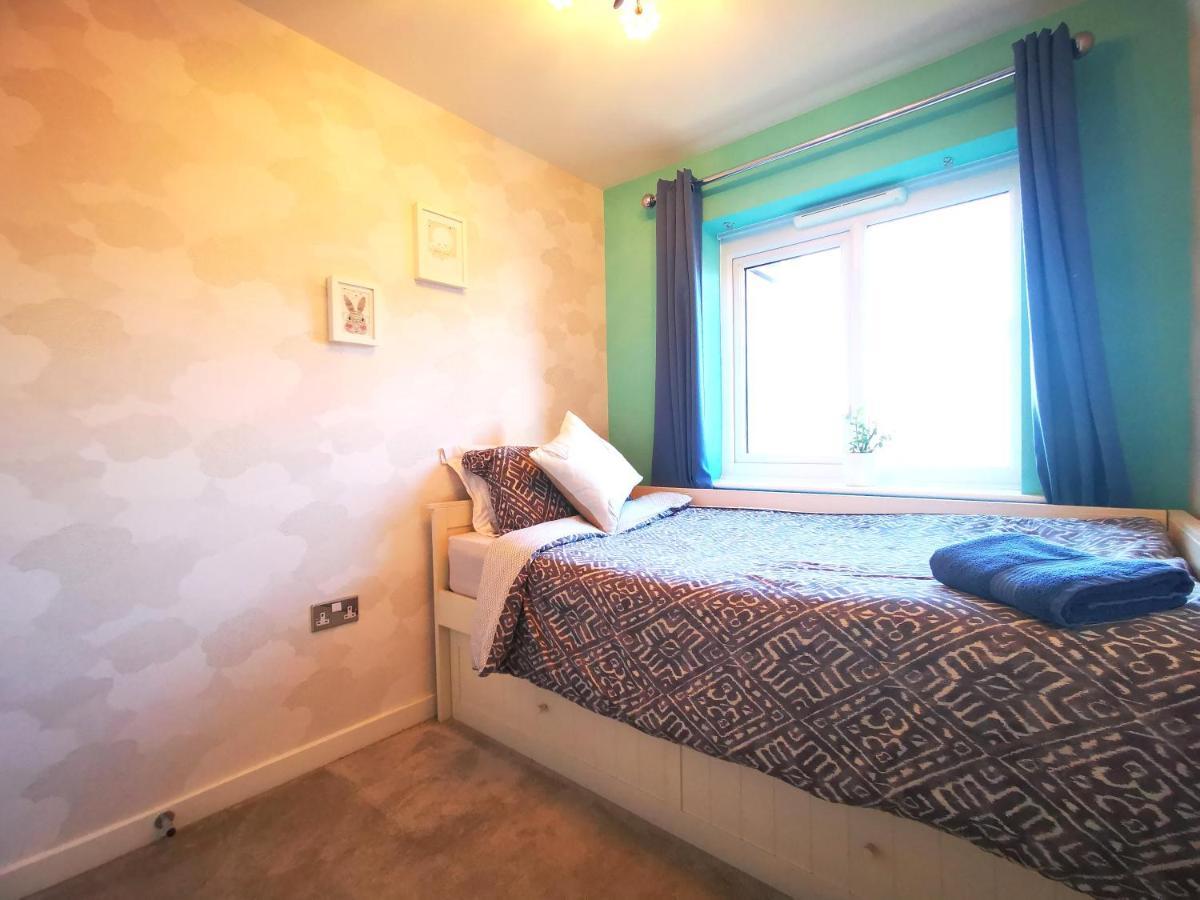 The Lawnswood - Central Manchester Holiday Home With Free Parking 外观 照片