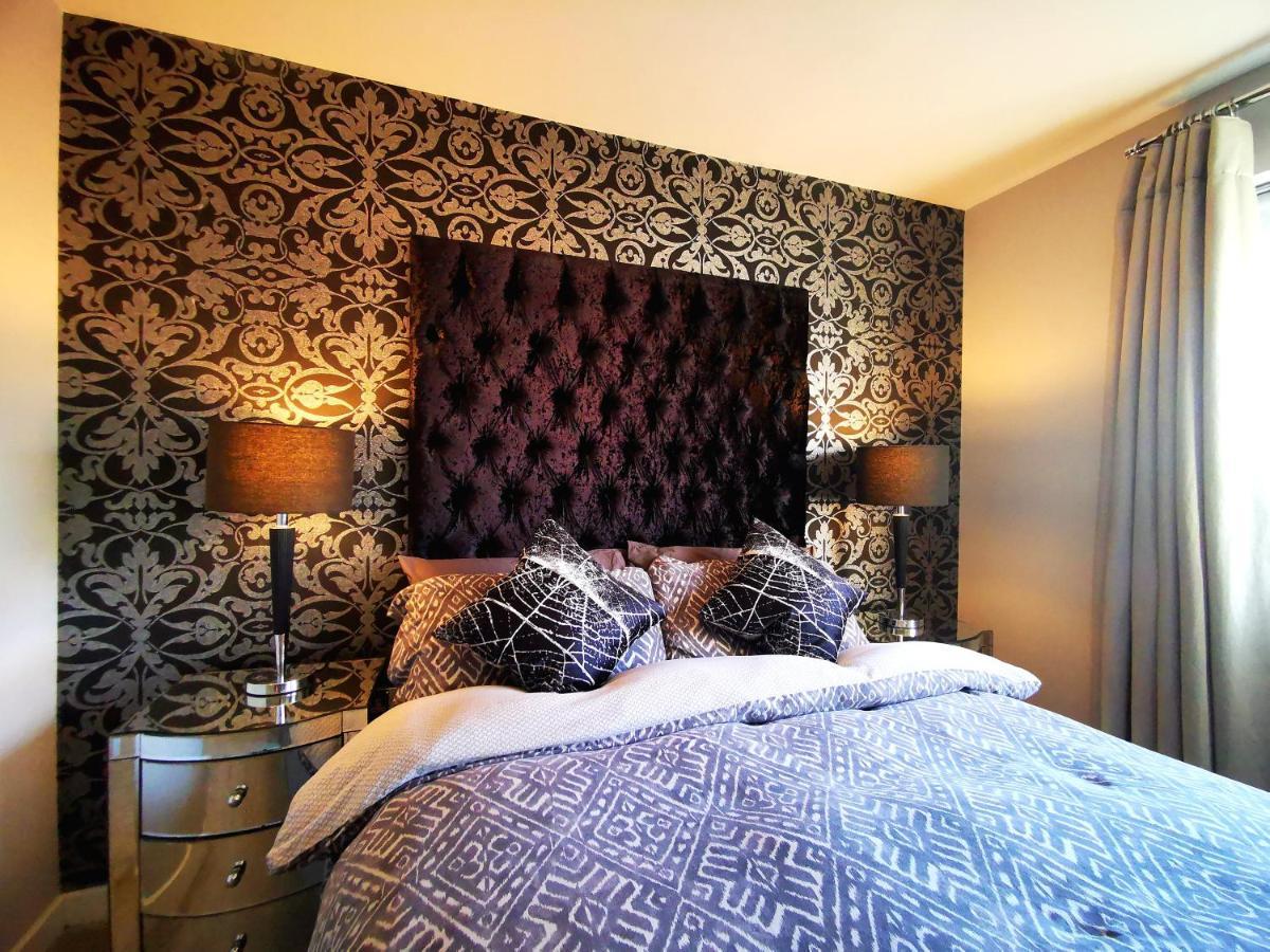 The Lawnswood - Central Manchester Holiday Home With Free Parking 外观 照片