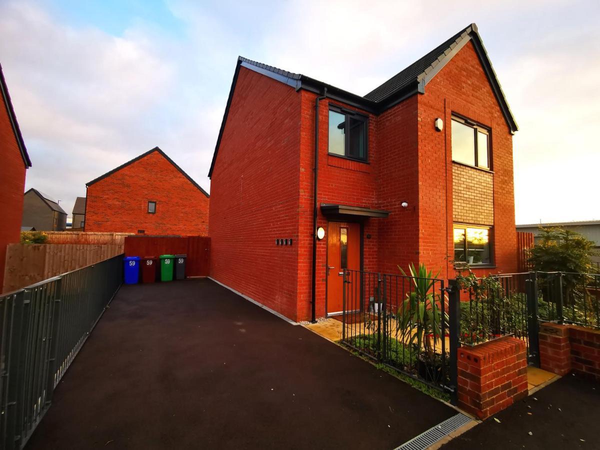 The Lawnswood - Central Manchester Holiday Home With Free Parking 外观 照片