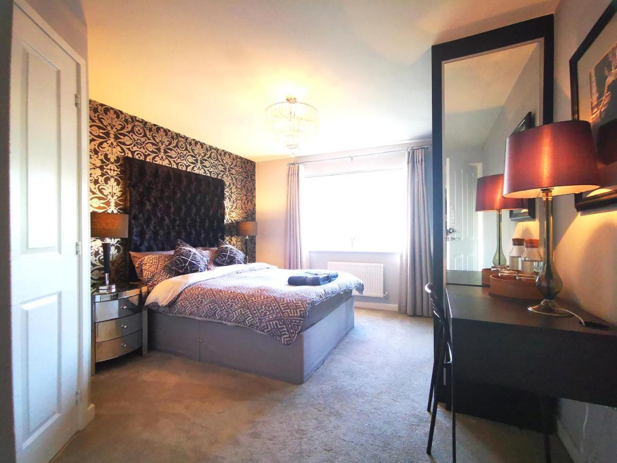 The Lawnswood - Central Manchester Holiday Home With Free Parking 外观 照片