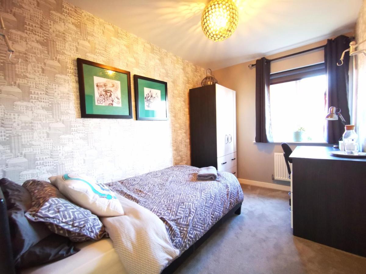 The Lawnswood - Central Manchester Holiday Home With Free Parking 外观 照片