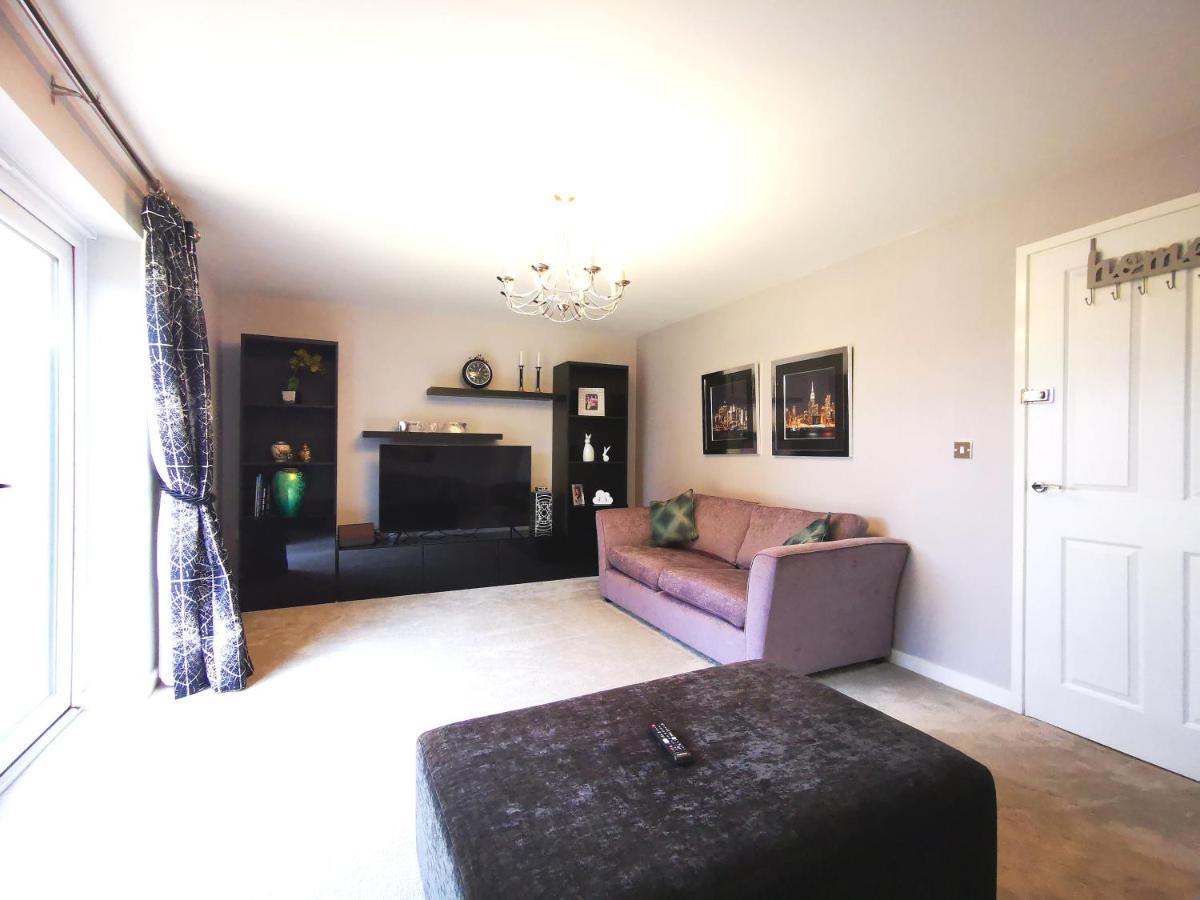 The Lawnswood - Central Manchester Holiday Home With Free Parking 外观 照片